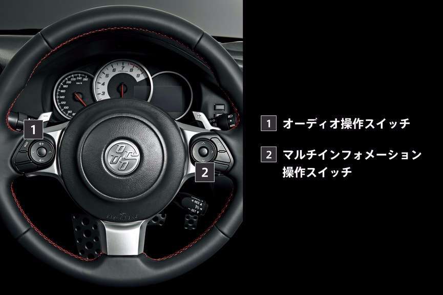 本革巻き3本スポークステアリングホイール＋ステアリングスイッチ（AT車［パドルシフト付］）