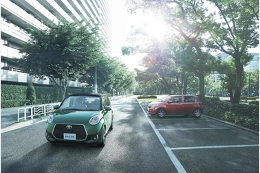 Photo(左) : MODA“G package”(2WD)