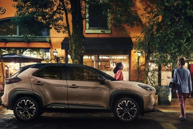 【モデル入り素材】Z（ハイブリッド・2WD）